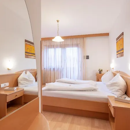 Seaberhof Bed & Breakfast Caldaro