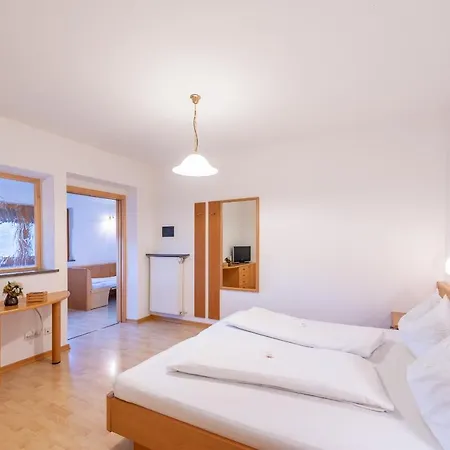 Seaberhof Bed & Breakfast Caldaro